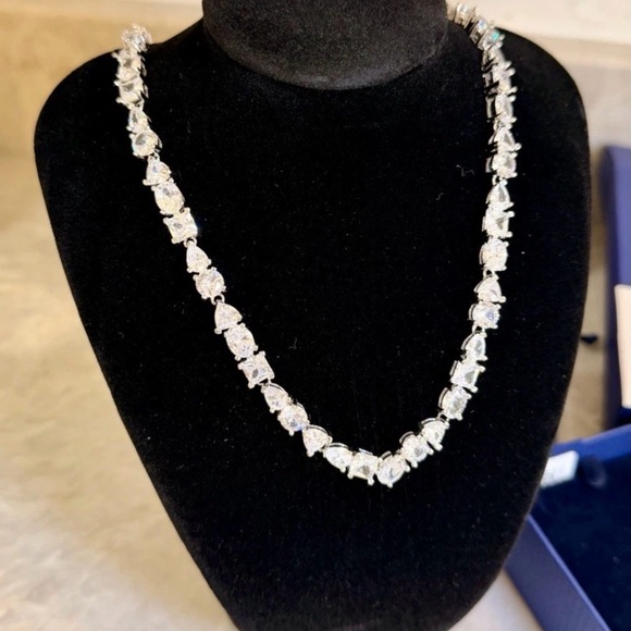 Swarovski Crystal Silver Necklace - Picture 2 of 8